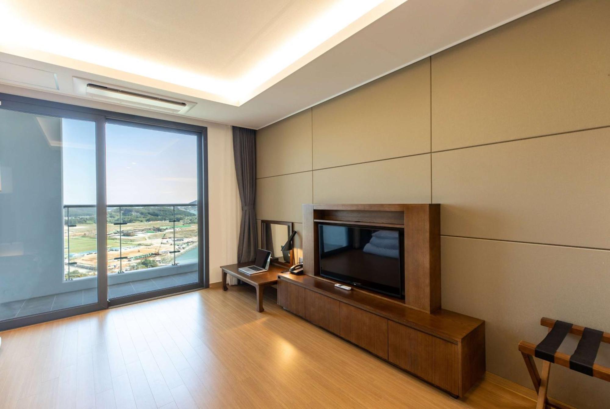 Ramada Plaza By Wyndham Dolsan Yeosu Hotel Eksteriør billede