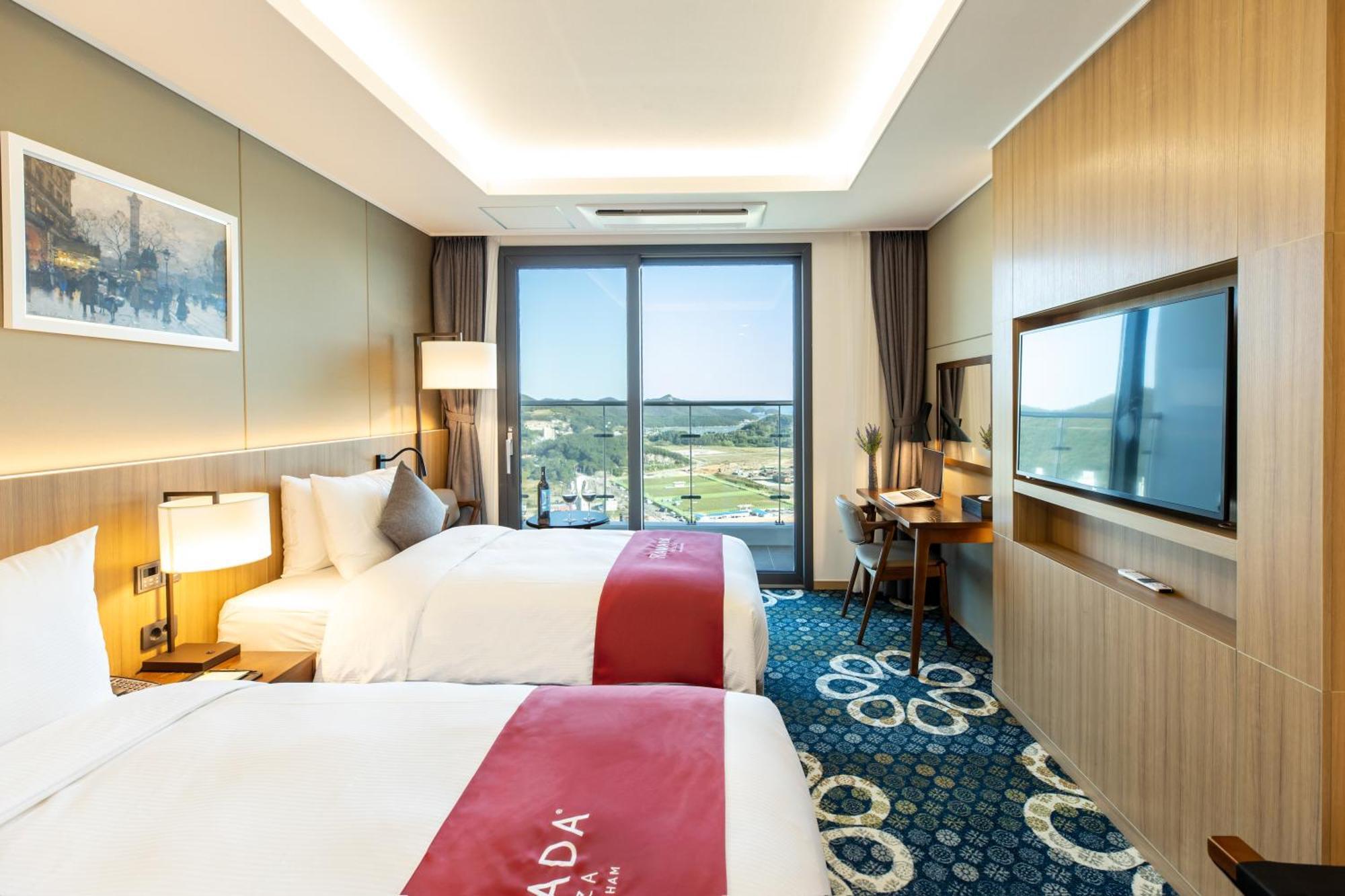 Ramada Plaza By Wyndham Dolsan Yeosu Hotel Eksteriør billede