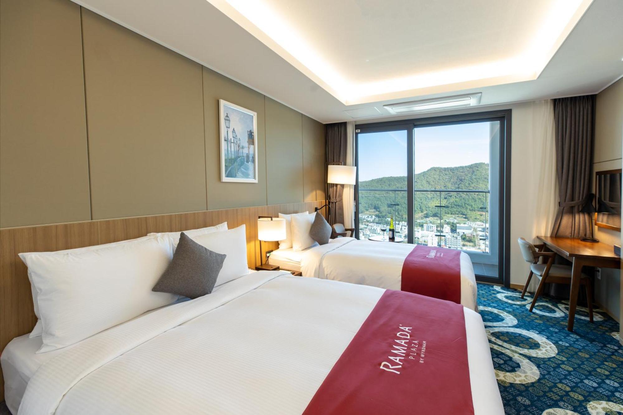 Ramada Plaza By Wyndham Dolsan Yeosu Hotel Eksteriør billede