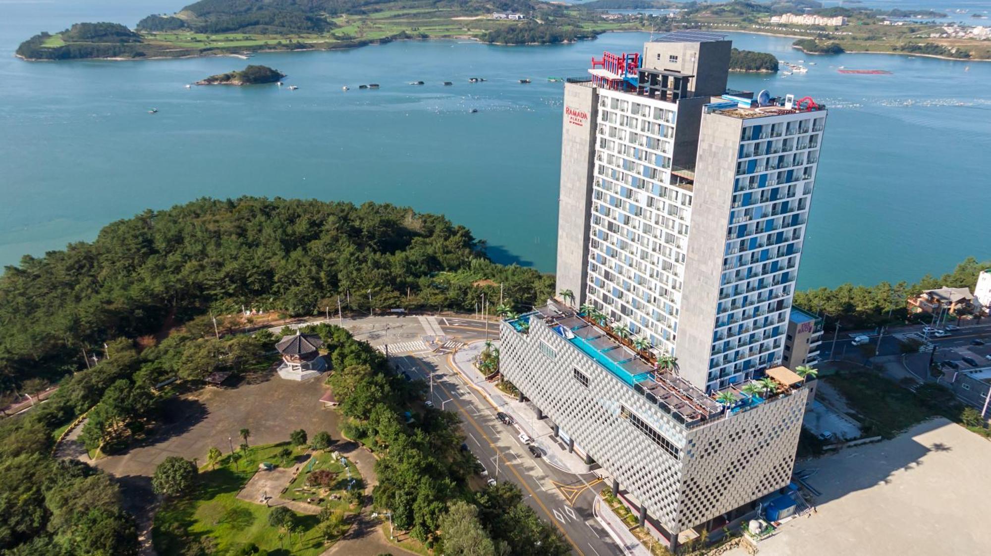 Ramada Plaza By Wyndham Dolsan Yeosu Hotel Eksteriør billede