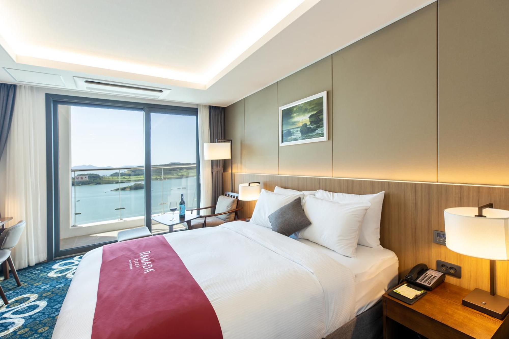 Ramada Plaza By Wyndham Dolsan Yeosu Hotel Eksteriør billede