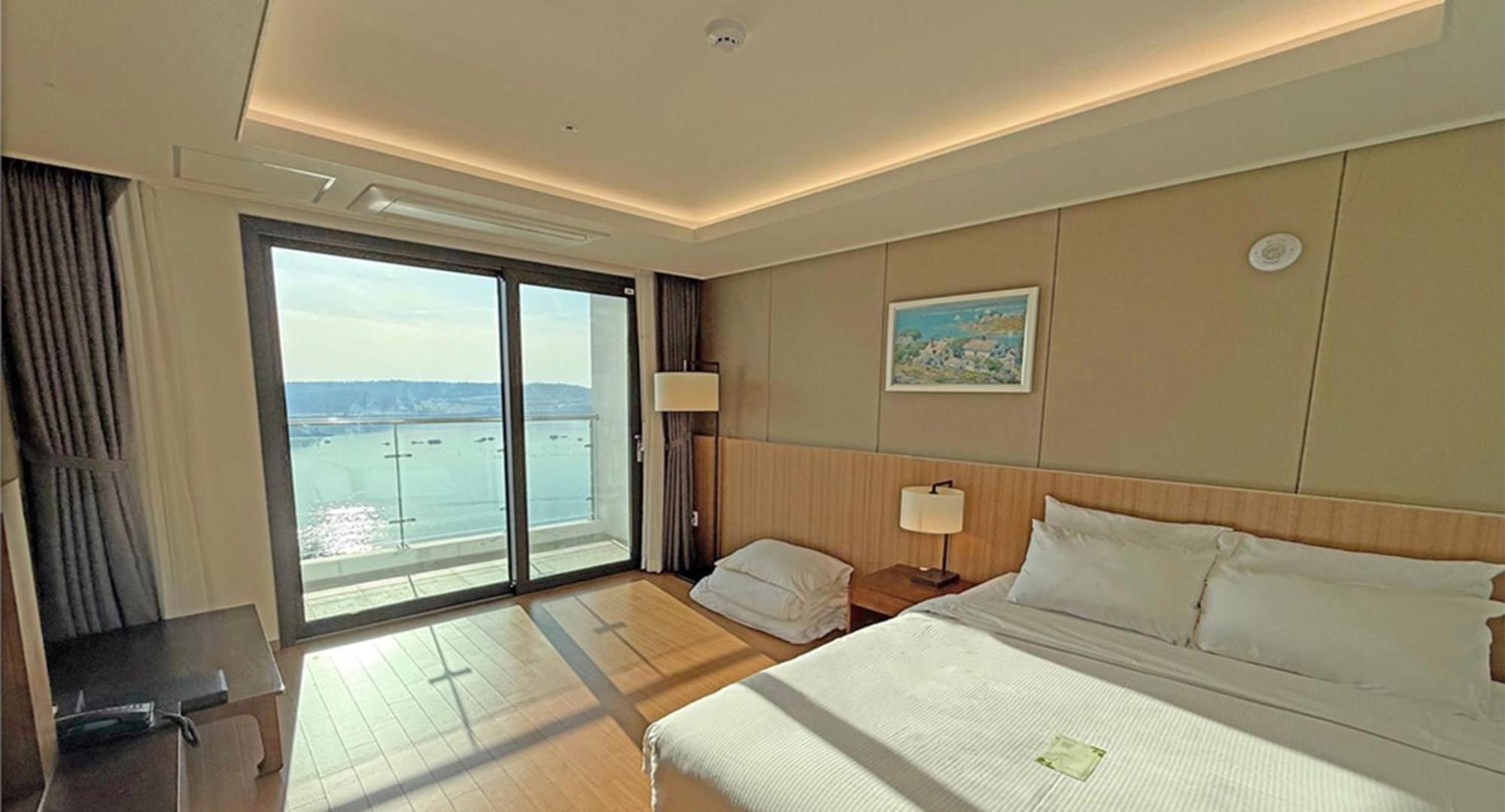 Ramada Plaza By Wyndham Dolsan Yeosu Hotel Eksteriør billede